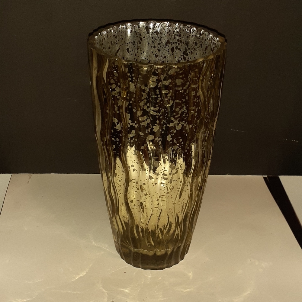 GOLD SPECKLED VASE